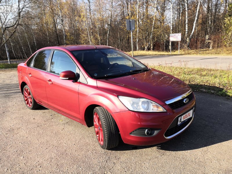 Ford Focus 2008 седан красный