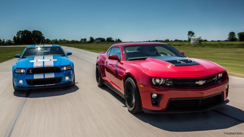Мустанг и Chevrolet Camaro