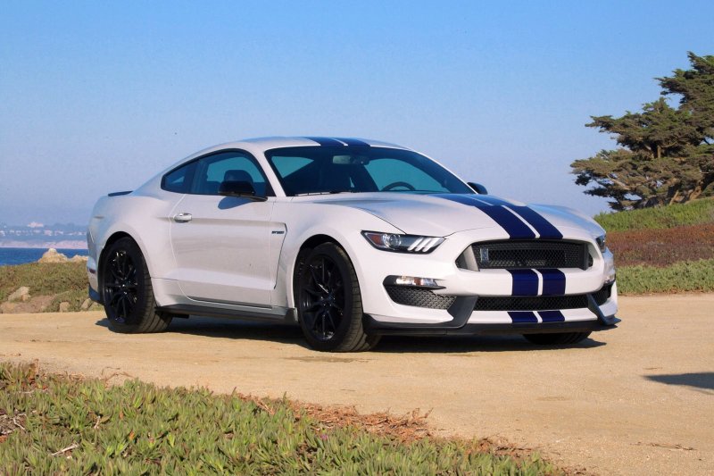 Форд Мустанг Shelby gt350