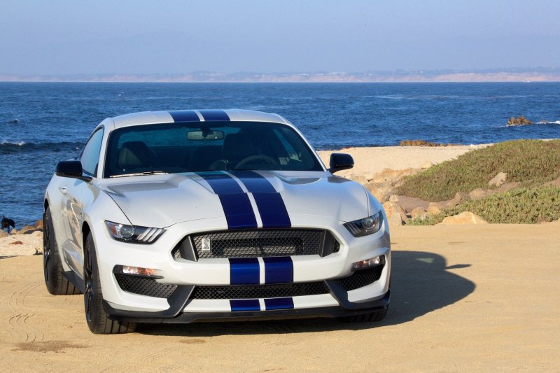 Форд Мустанг Shelby gt350