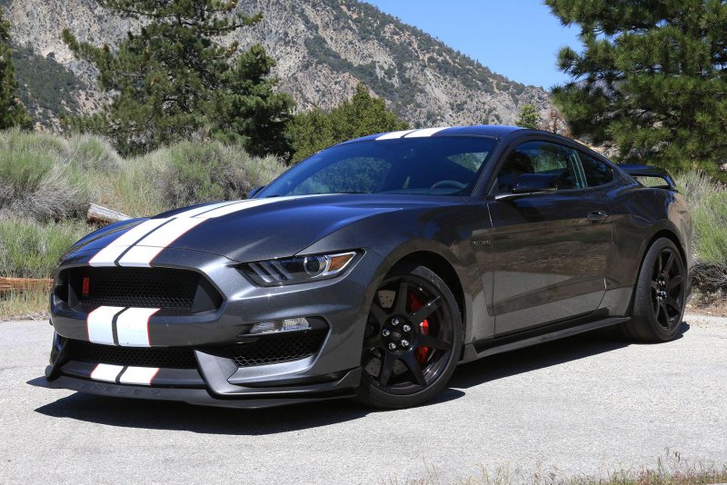 Форд Мустанг Shelby gt350