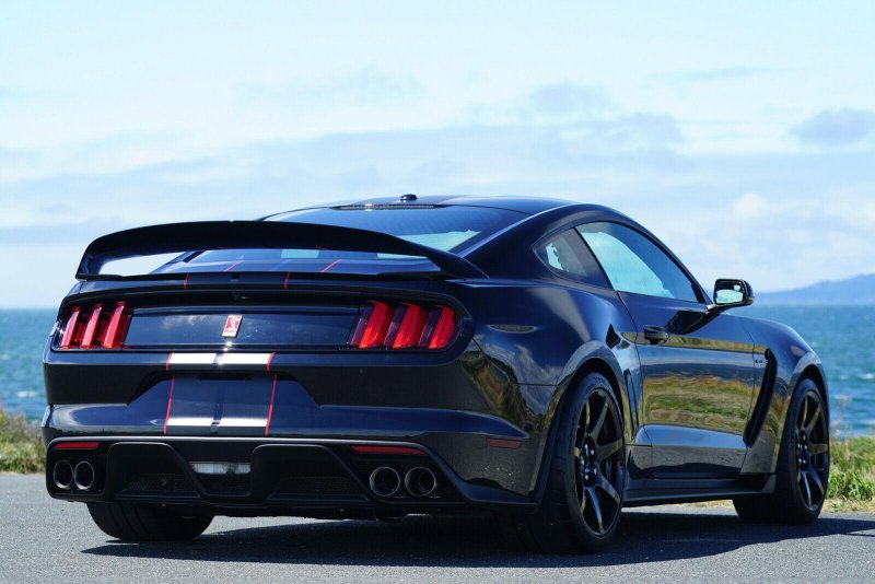Форд Мустанг Shelby gt350