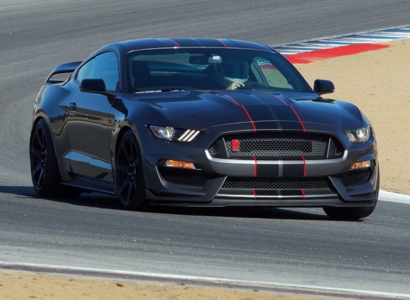 Форд Мустанг gt 350 2020