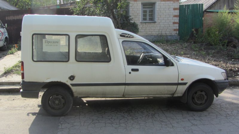 Ford Courier 1998