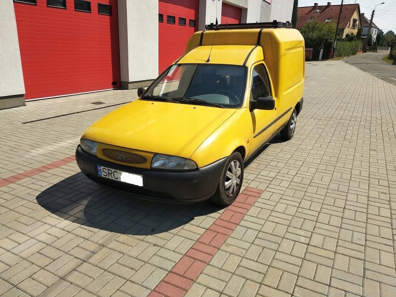 Ford Transit Courier 2014-