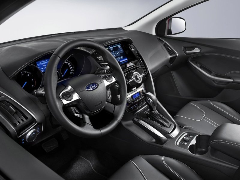 Ford Focus 2012 седан салон