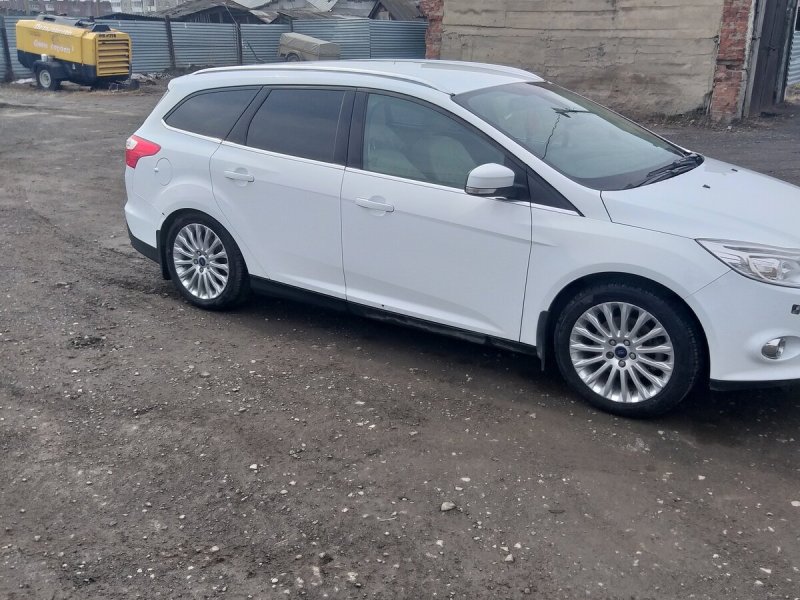 Ford Focus 2013 универсал