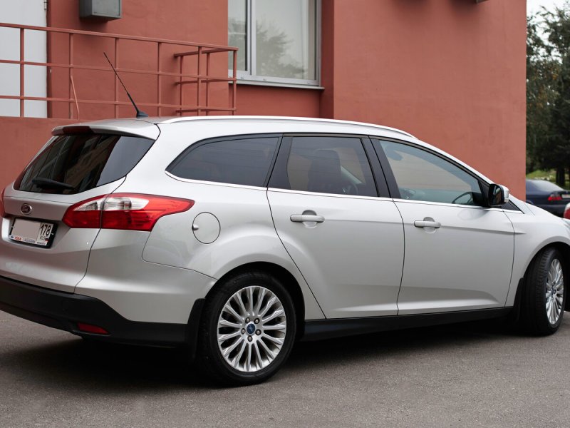 Ford Focus 3 универсал St белый