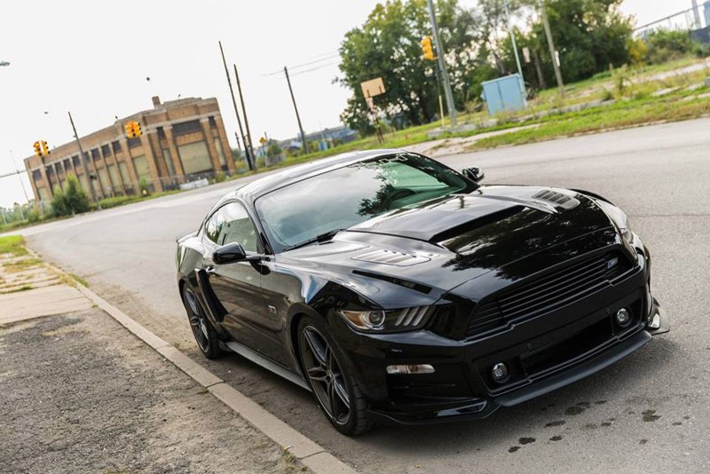 Ford Mustang черный