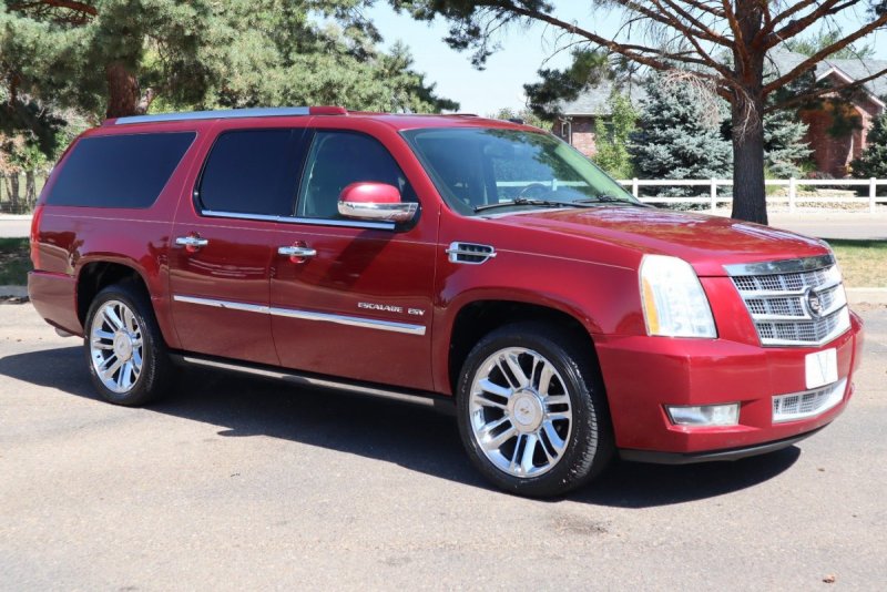 Кадиллак Escalade 2012