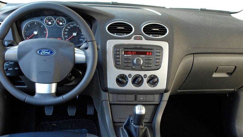 Ford Focus 2 салон