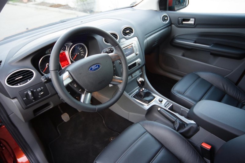 Ford Focus 2008 седан салон