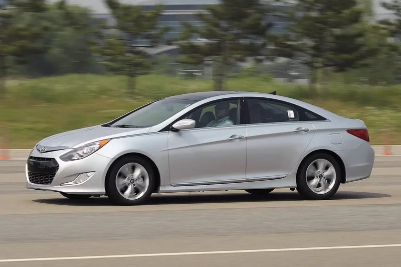 Hyundai Sonata Hybrid 2011