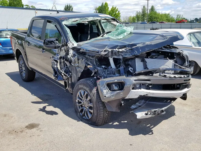 Ford Ranger битый