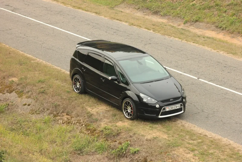 Ford s Max stance