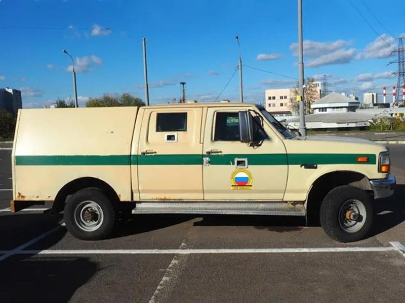 Броневик GMC инкассатор