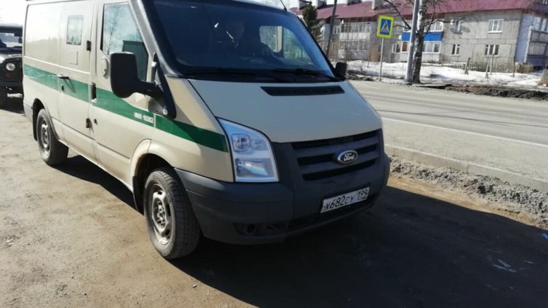 Ford Transit броневик
