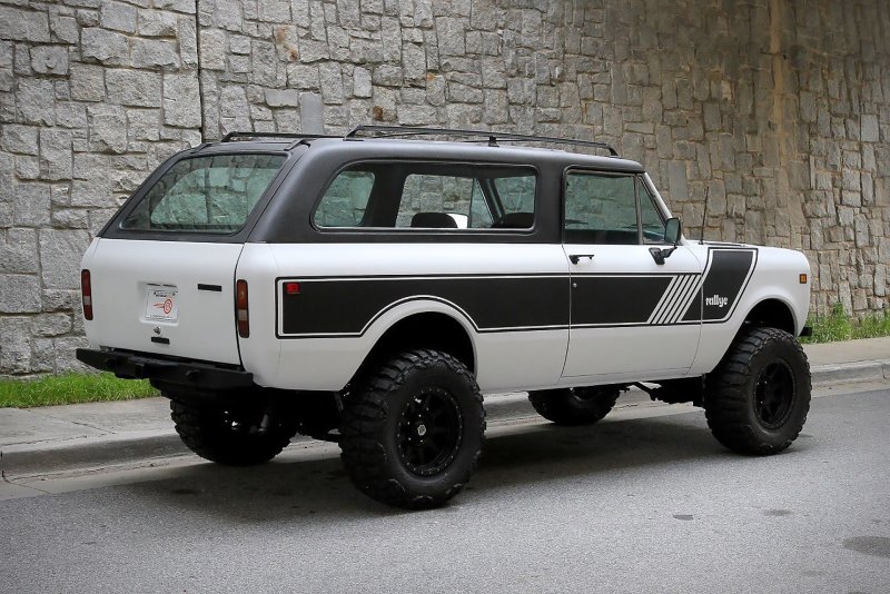 IH Scout 800a