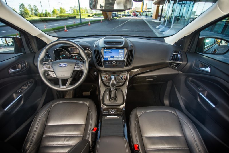 Ford Kuga 2017 салон
