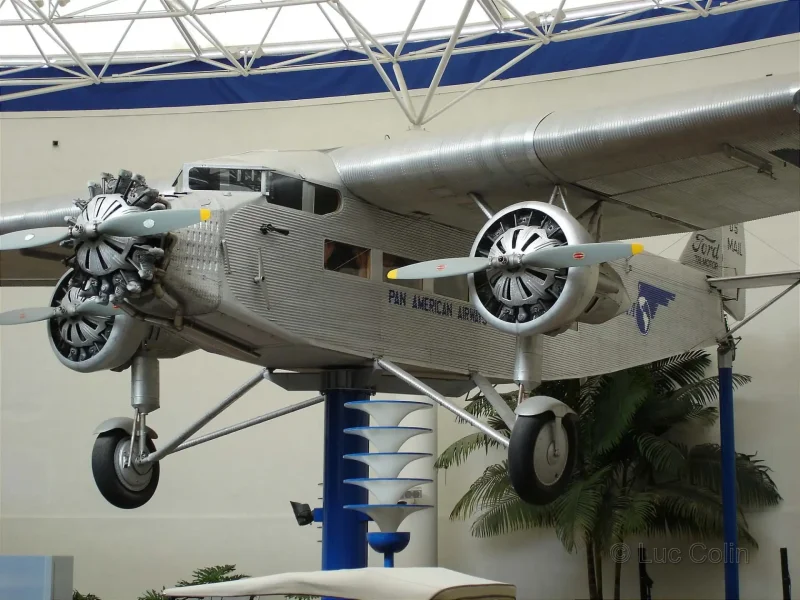 Форд тримотор Ford Trimotor американский пассажирский самолёт