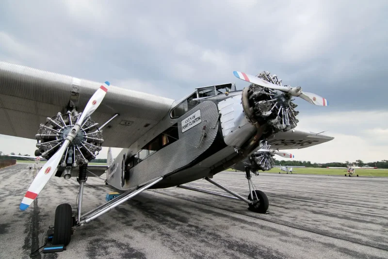 Ford Trimotor 4-at