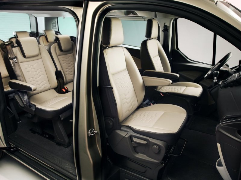 Ford Tourneo Custom 2012