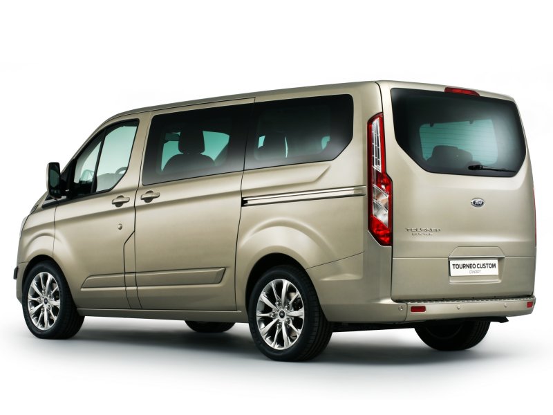 Ford Tourneo Custom 2013
