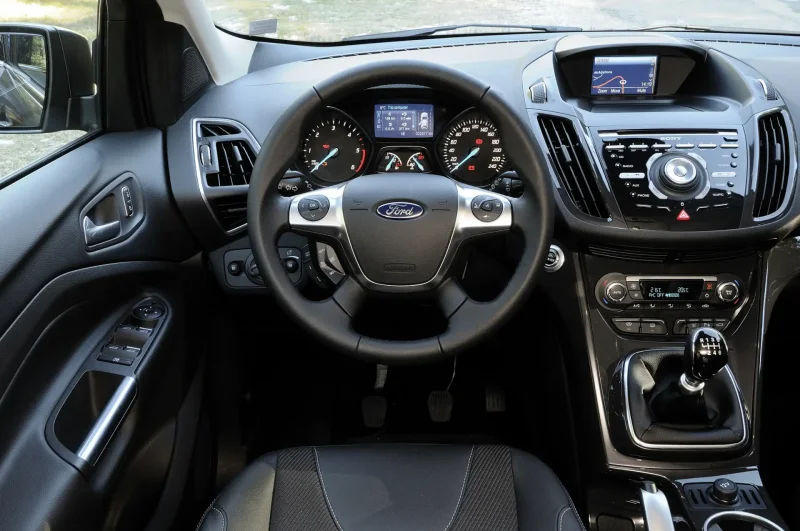 Ford Kuga 2013 салон