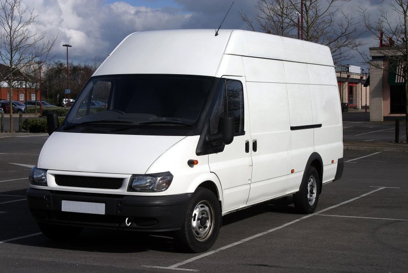 Ford Transit цельнометаллический