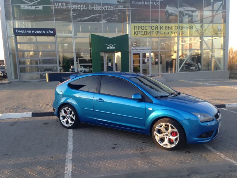 Ford Focus 2 хэтчбек на дисках