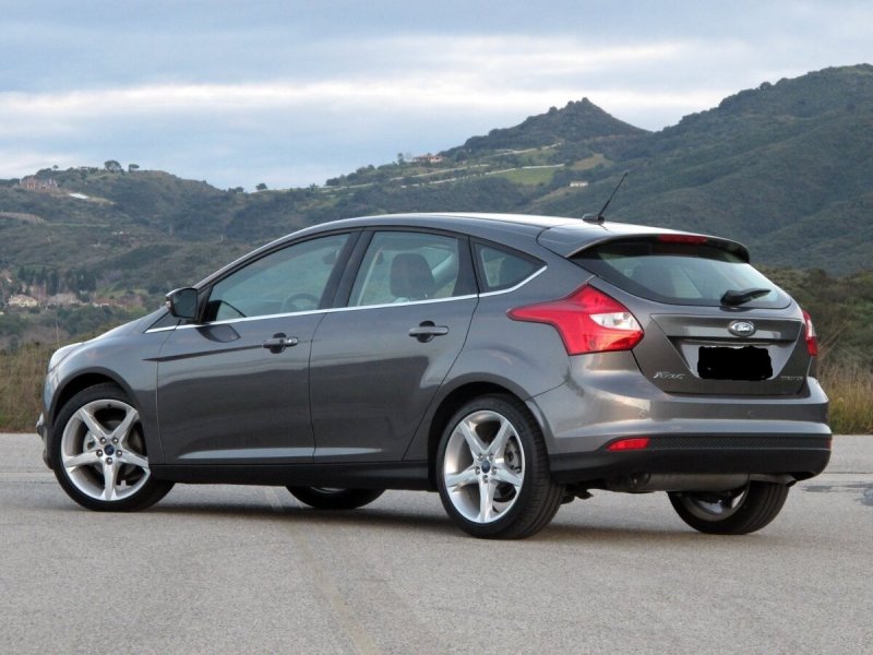 Ford Focus 2012 хэтчбек