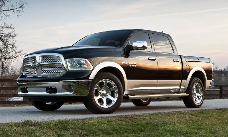 Dodge Ram TRX 2021 vs Ford Raptor f150 2021