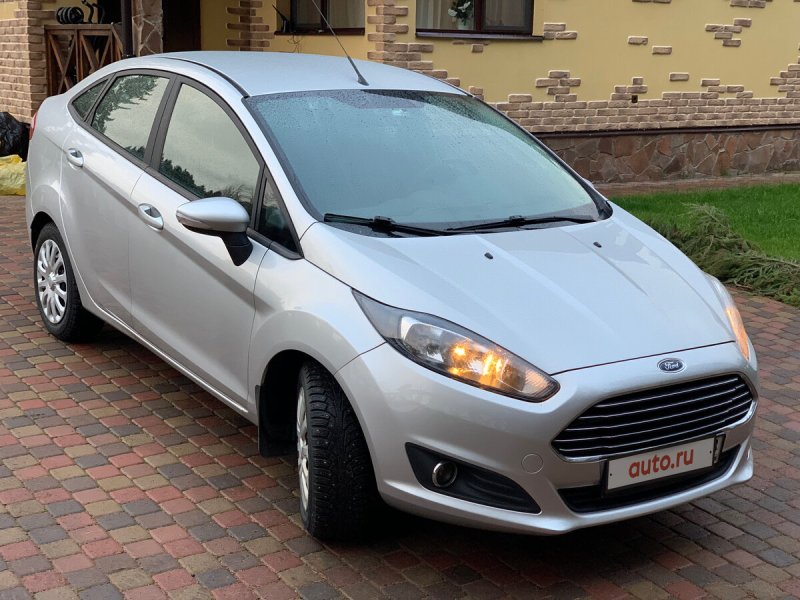 Ford Fiesta mk6 седан