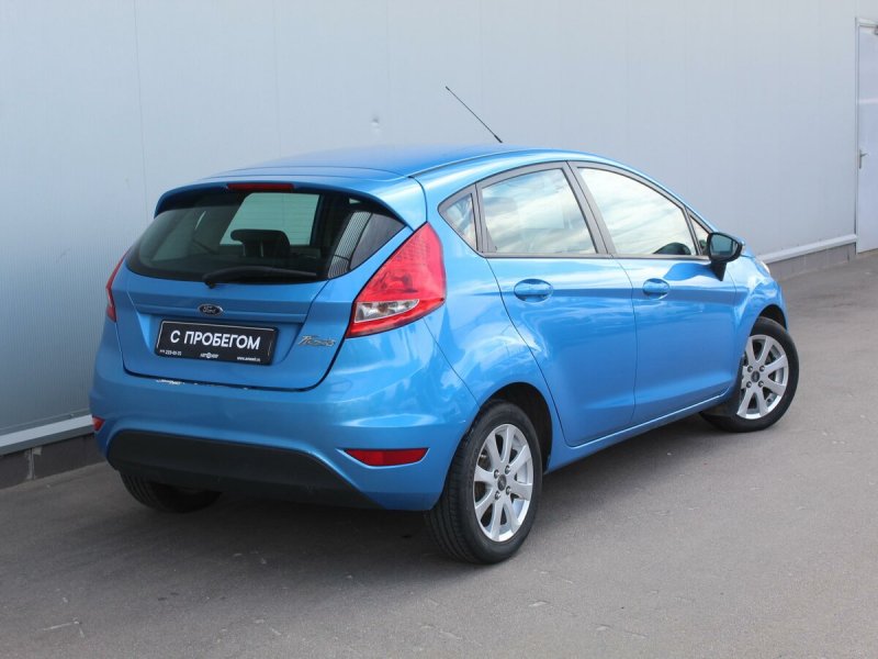 Ford Fiesta mk6 седан