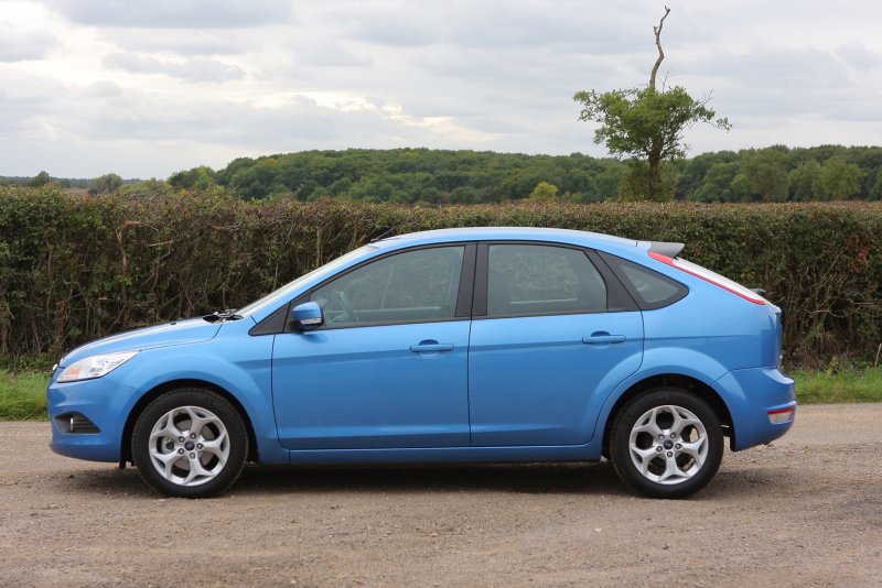 Ford Focus 2011 хэтчбек