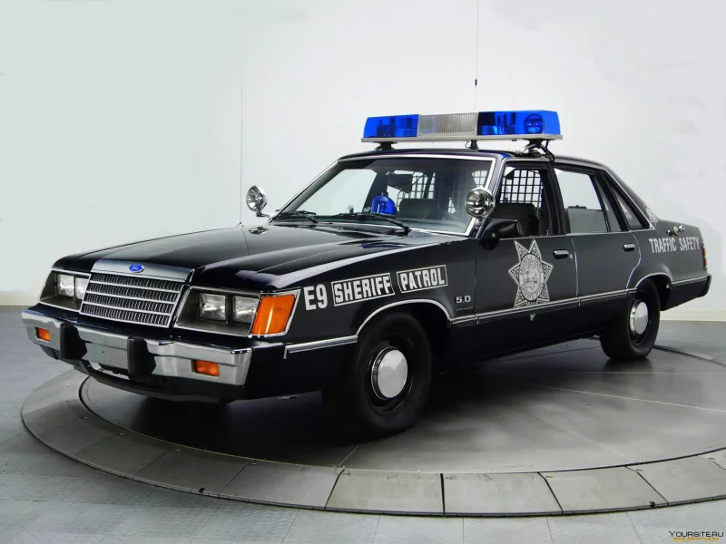 Форд Police Interceptor