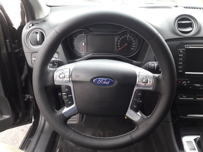 Ford Fusion 2015 руль