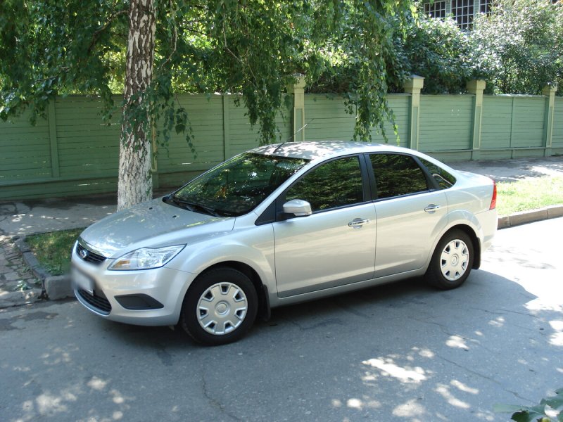 Ford Focus 2 седан серебристый