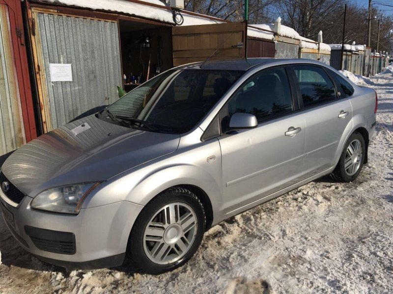 Ford Focus 2 серебристый