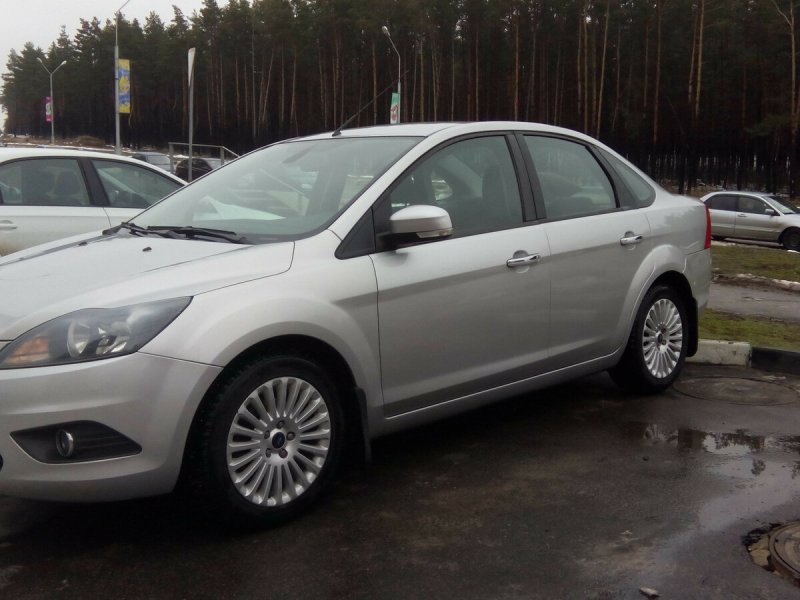 Ford Focus 2 седан серебристый