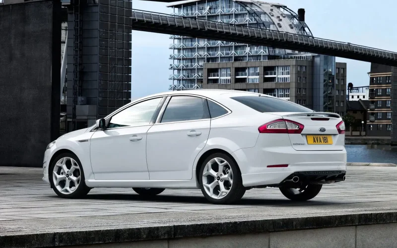 Ford Mondeo Hatchback 2010