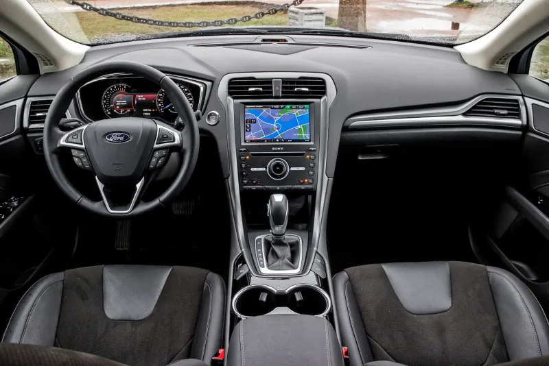 Ford Mondeo 5 салон