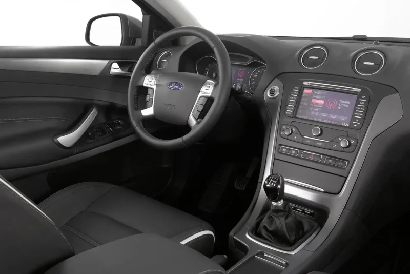 Ford Mondeo 2011 Interior
