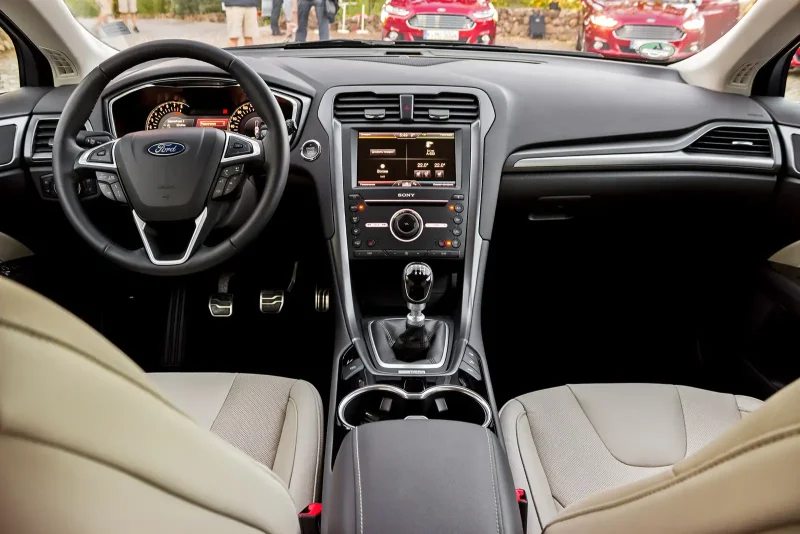 Ford Mondeo 5 салон