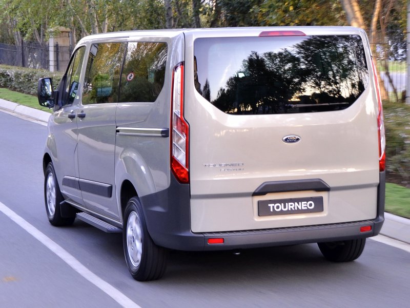 Ford Tourneo Custom 2013