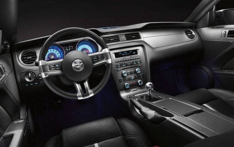 Ford Mustang 2013 салон