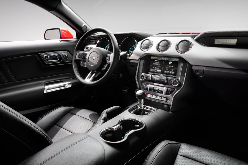 Ford Mustang 2016 салон