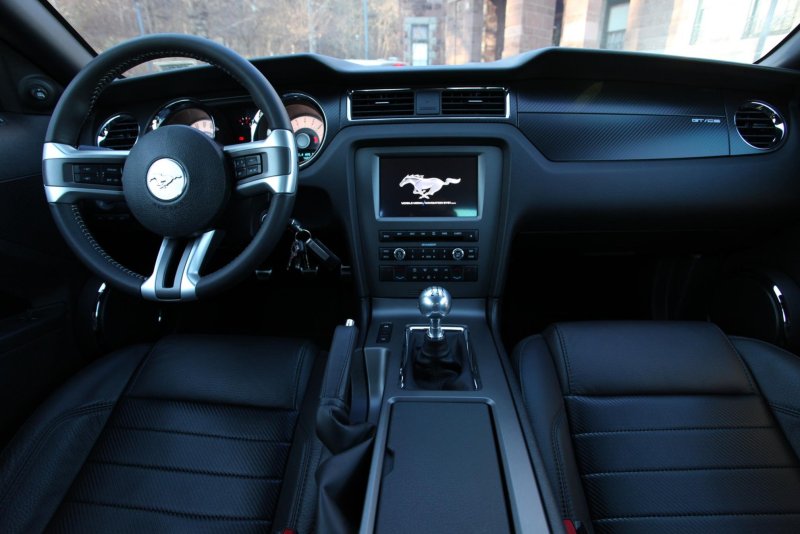 Ford Mustang 2018 салон