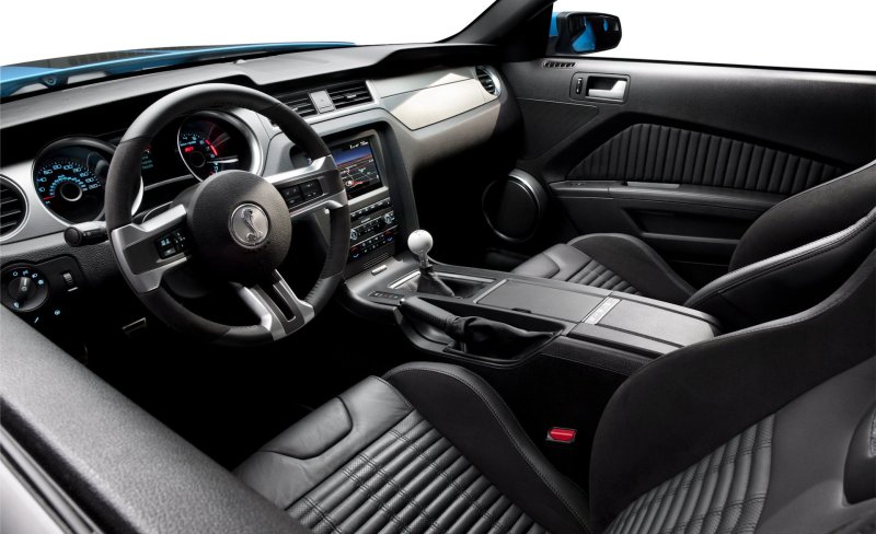 Ford Mustang Shelby салон