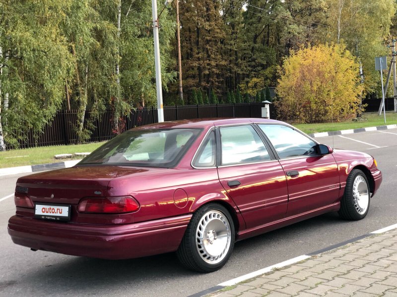 Ford Taurus Sho 1991
